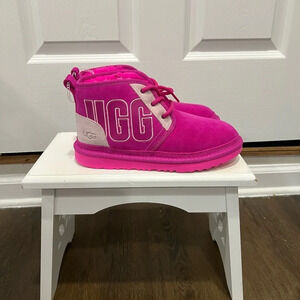 UGG Australia Neumel Graphic Outline boots